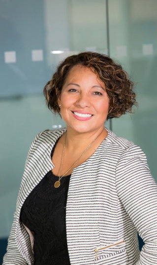 woman on focus photography